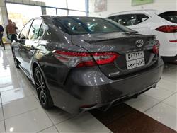 تۆیۆتا کامری